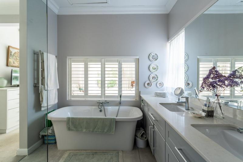 To Let 3 Bedroom Property for Rent in Whale Rock Gardens Western Cape